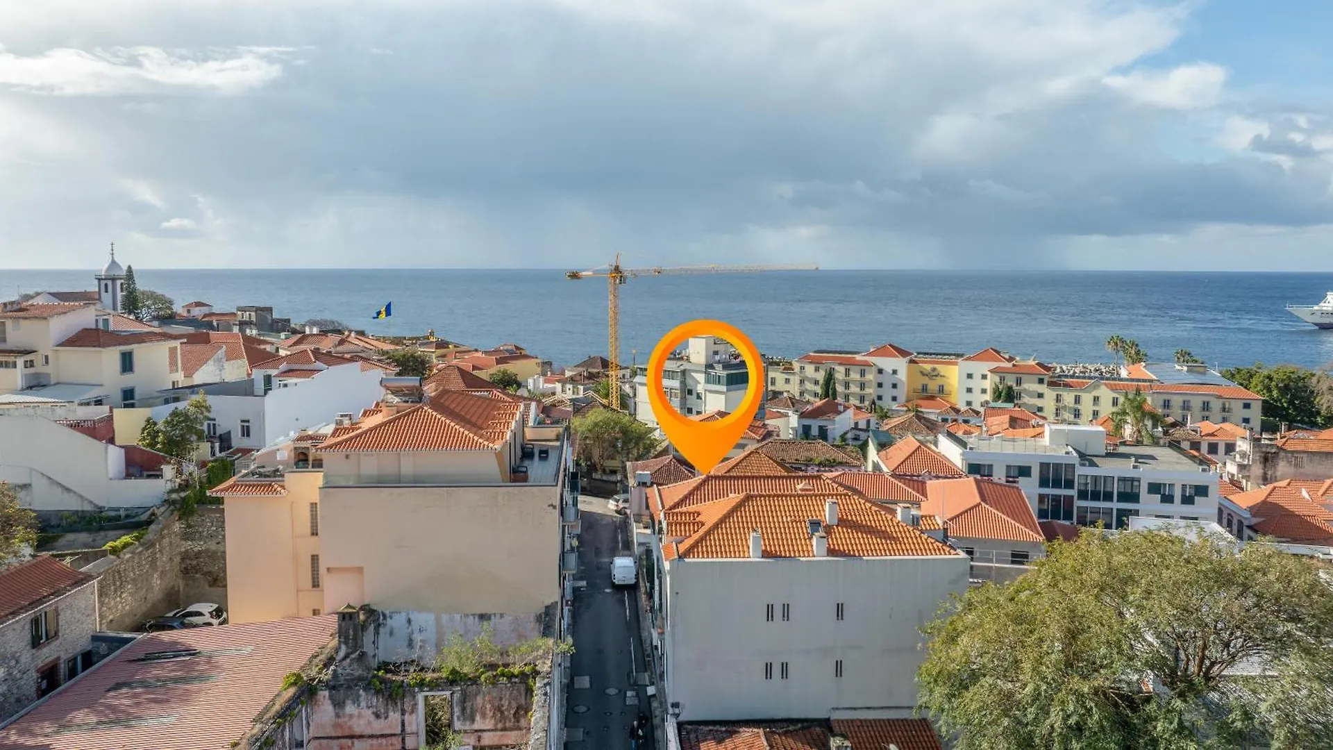 Funchal Apartment With Stunning Harbor View And Air Conditioning Unit 0*, Funchal (Madeira)