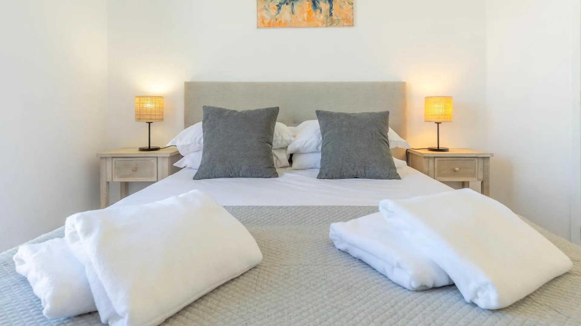 Funchal Apartment With Stunning Harbor View And Air Conditioning Unit  Funchal (Madeira)