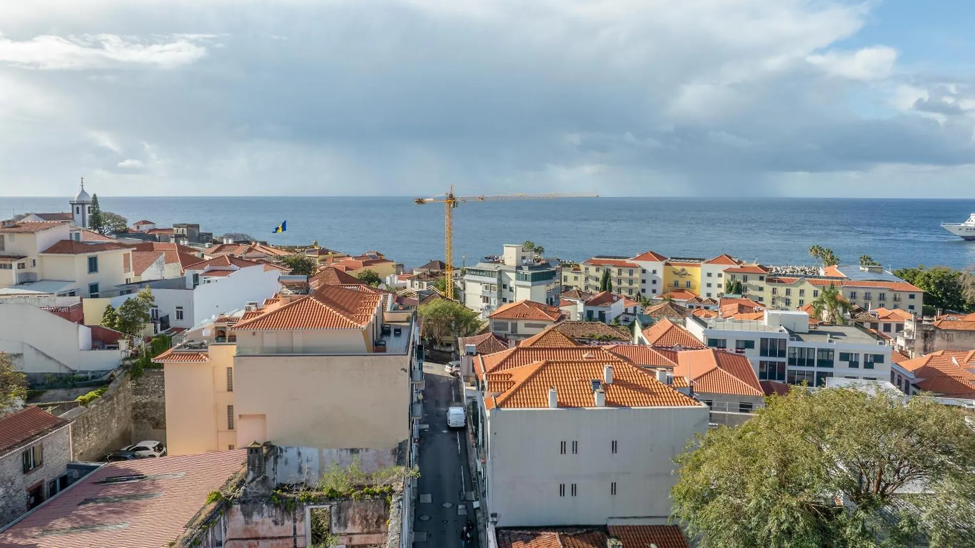 Funchal Apartment With Stunning Harbor View And Air Conditioning Unit Funchal (Madeira)