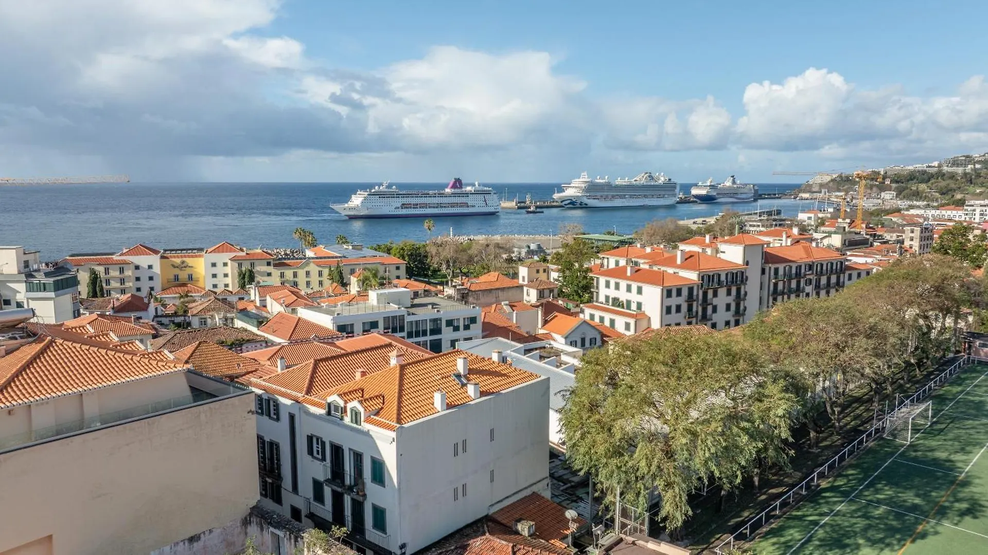 Funchal Apartment With Stunning Harbor View And Air Conditioning Unit