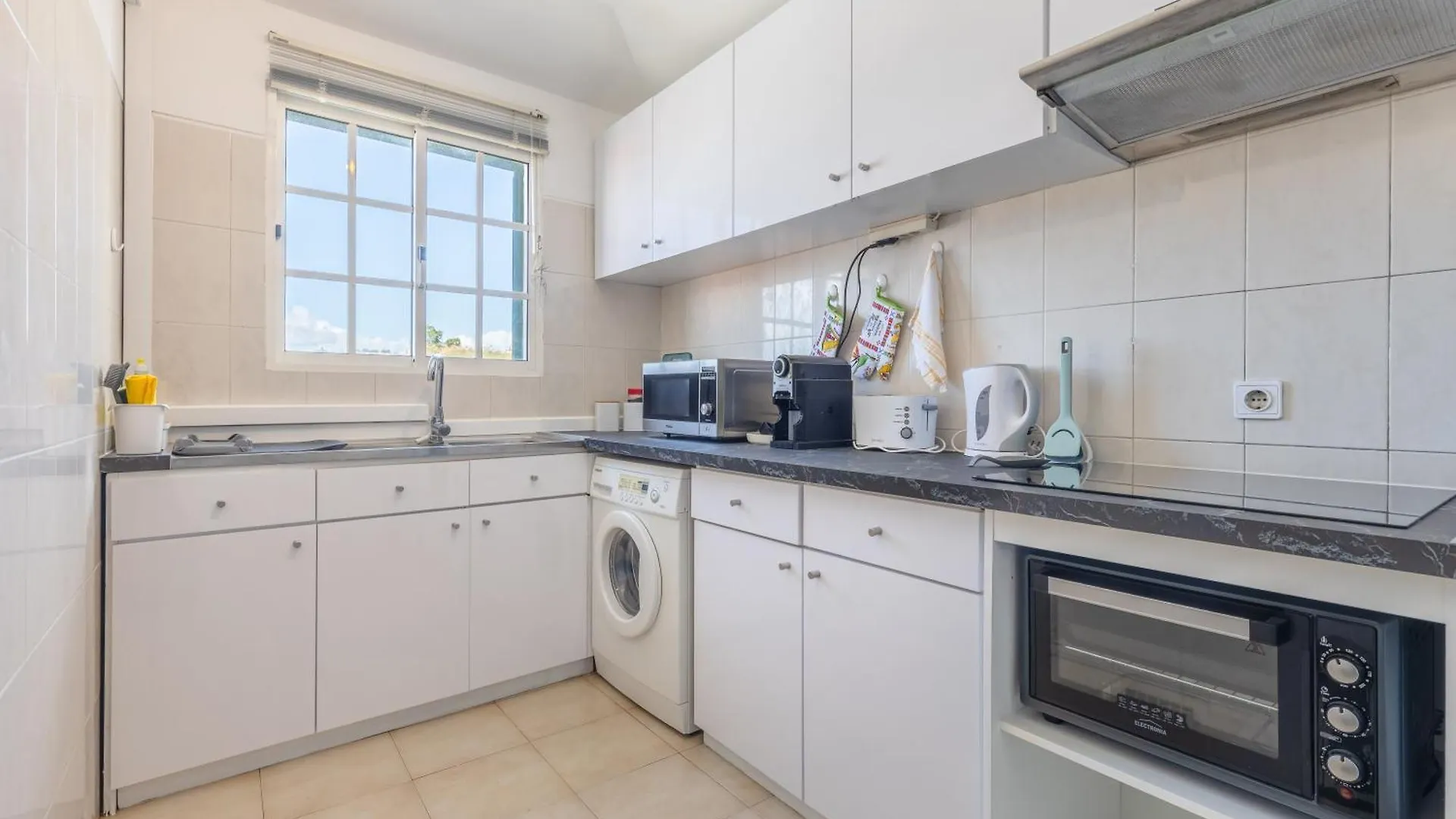 Funchal Apartment With Stunning Harbor View And Air Conditioning Unit 0*, Funchal (Madeira) Portugal